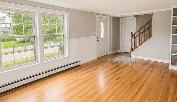 3rd image of 7 Pine Street
