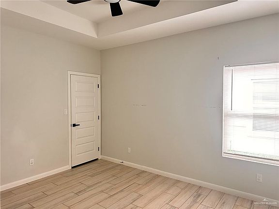 5th image of 1019 N Clarence Ave #1