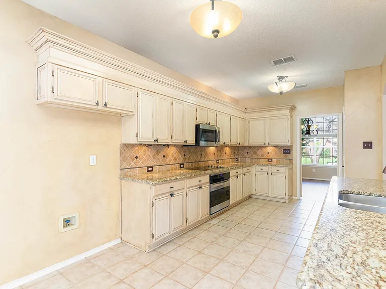 3108 Palmtree Dr — Photo 12