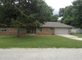 4928 E Poplar Ln, Springfield, MO 65809