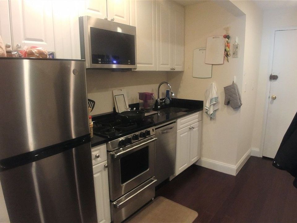 1st image of 119 E 30th St APT 1R