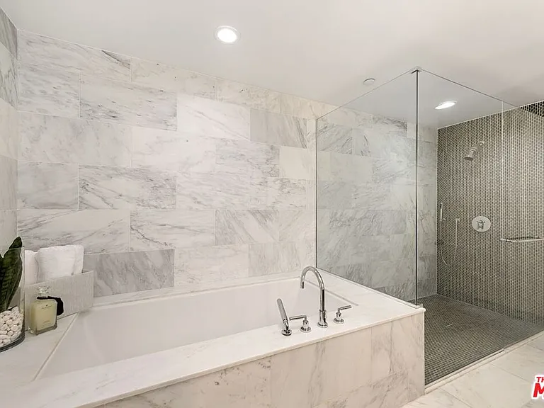 1705 Ocean Ave #107 — Photo 23