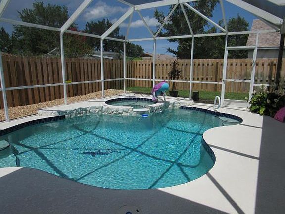 5th image of 826 Saint Michel Dr