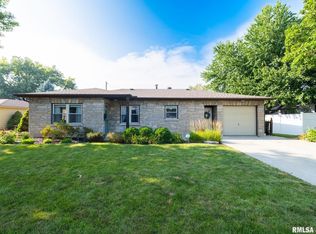 3 Scott Pl, Bartonville, IL 61607