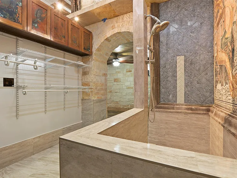 614 Pine Gully Rd #LOFT — Photo 24