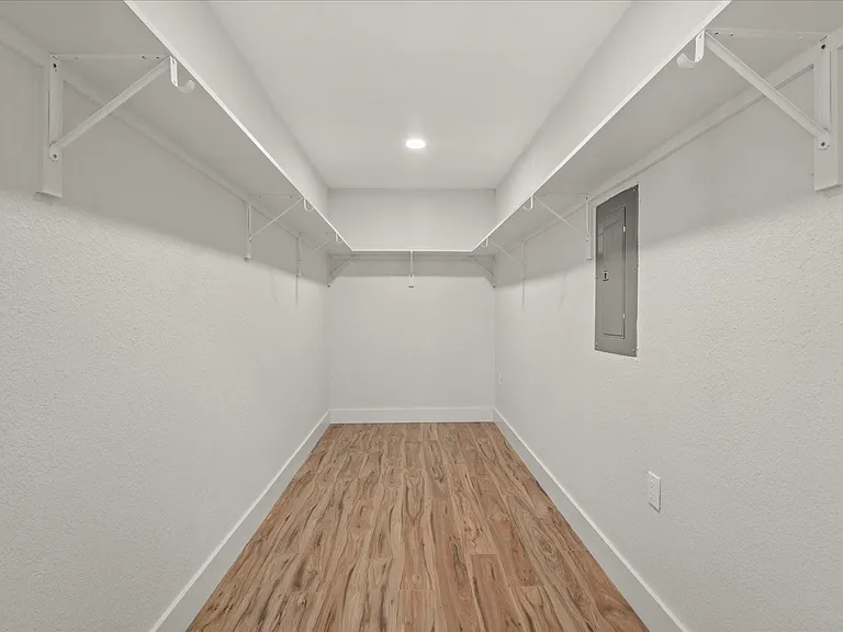7103 Blythdale Dr — Photo 29