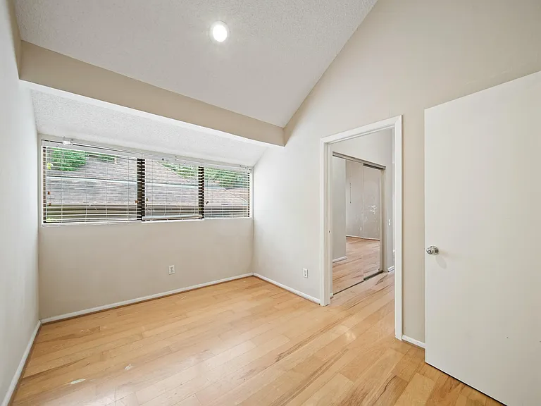 130 Sugarberry Cir — Photo 12