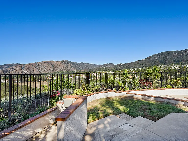 2610 Partridge Pl — Photo 3