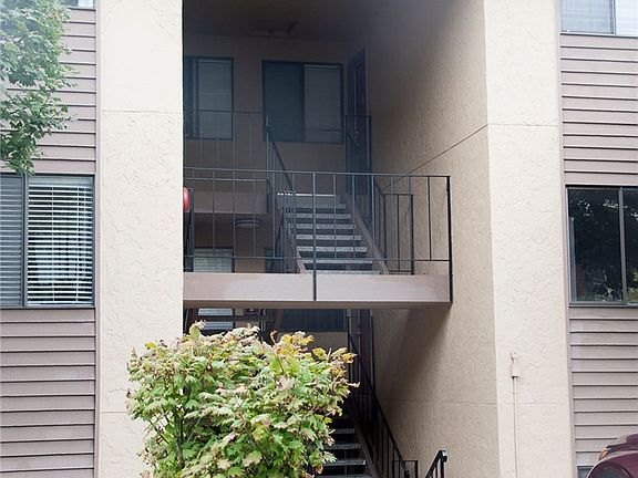 2nd image of 16245 NE 12th Ct APT G96