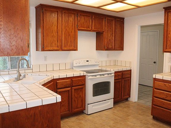 4th image of 219 Heron Dr