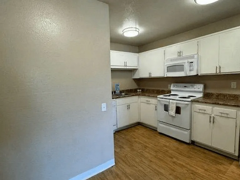 Hidden Creek Apartments — Photo 155