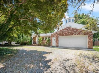 22 Clear View Dr, Cranston, RI 02921