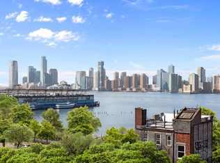 296 W 10th St #8, New York, NY 10014