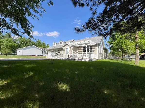 510 S Sunset St, Pierce, NE 68767
