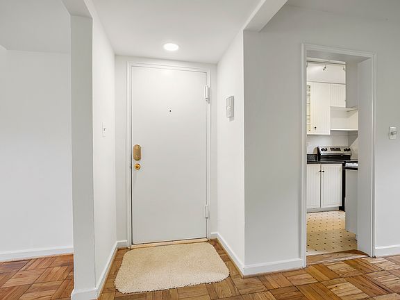 3rd image of 2202 Colston Dr APT 102