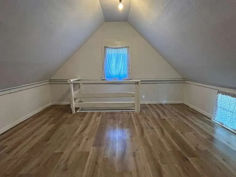 426 N Clements St — Photo 11