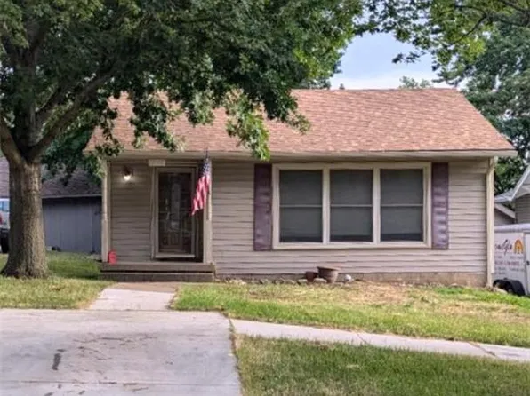 1040 Brown Ave, Osawatomie, KS 66064