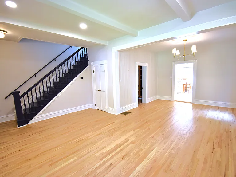 2105 S Fillmore St — Photo 48