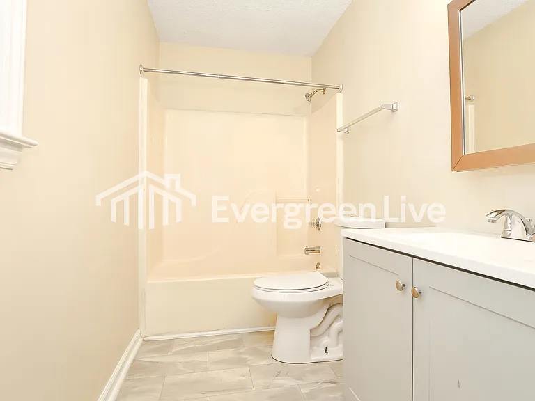 1513 Cedrow Dr — Photo 6