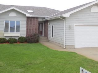 861 S 32nd Ave, Columbus, NE 68601