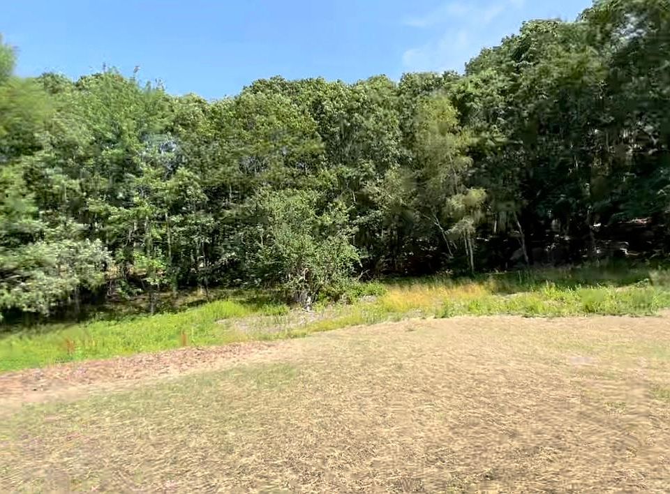 2nd image of 1 Oak Ridge Rd