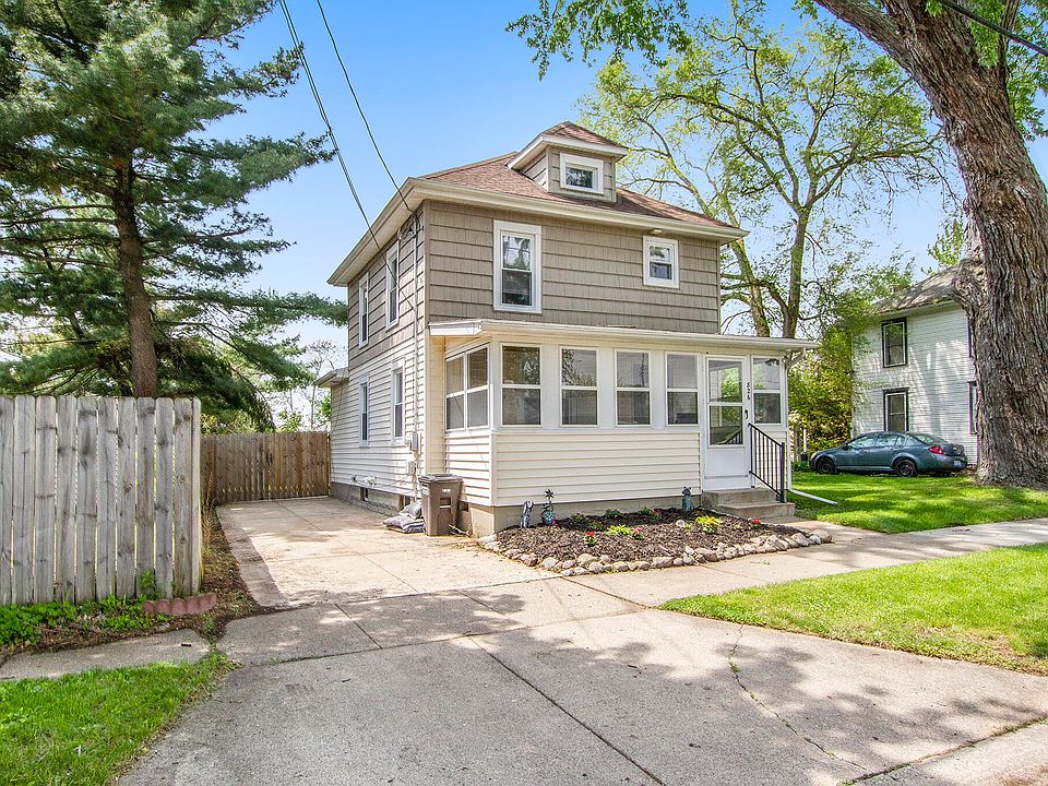 826 Wells St, Jackson, MI 49202 | Zillow