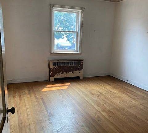 4th image of 2512 Kingsland Ave