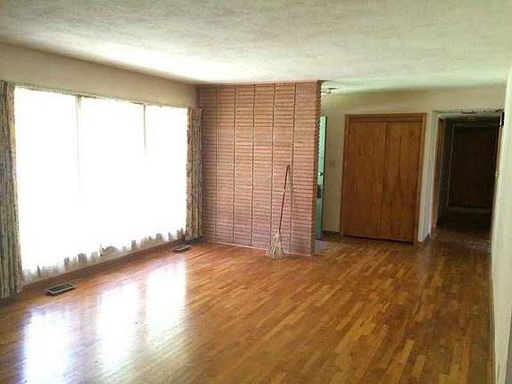 4th image of 310 Hannibal St