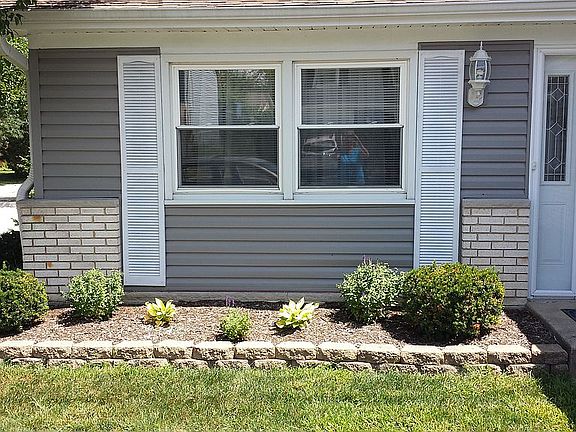 3rd image of 1395 Gloucester Ct
