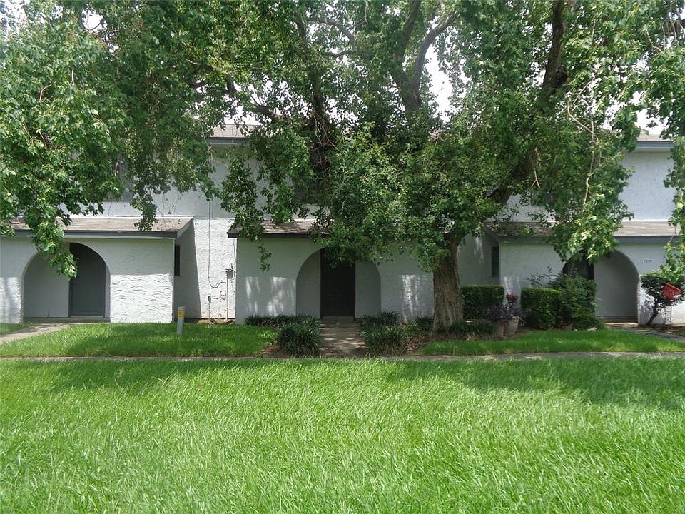 1st image of 1829 Country Village Blvd #4