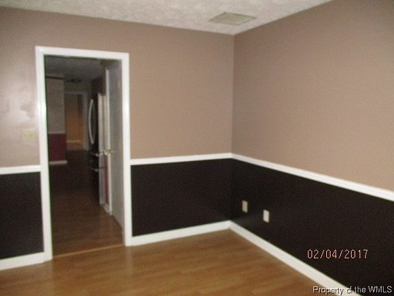 5th image of 165 E Rexford Dr