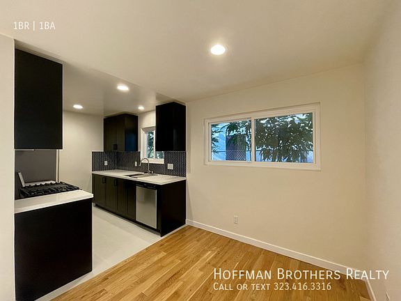 2nd image of 1809 Oak St #1A