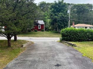 2000 Cox Neck Rd, Mattituck, NY 11952