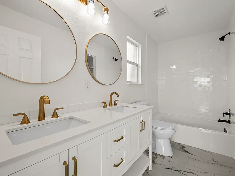 Master en suite bath