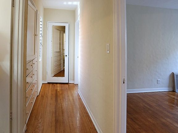 3rd image of 8512 Alcott St