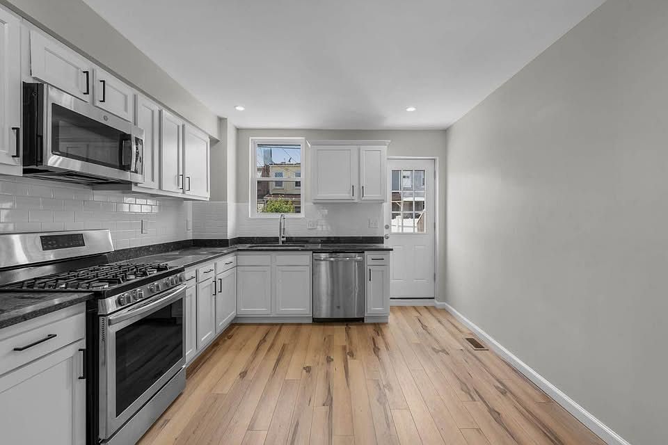 1st image of 126 S Highland Ave