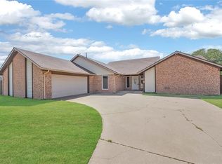 801 Rosehaven Dr, Altus, OK 73521