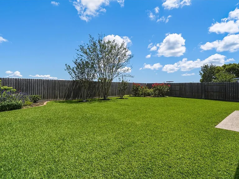 2506 Barton Springs St — Photo 24
