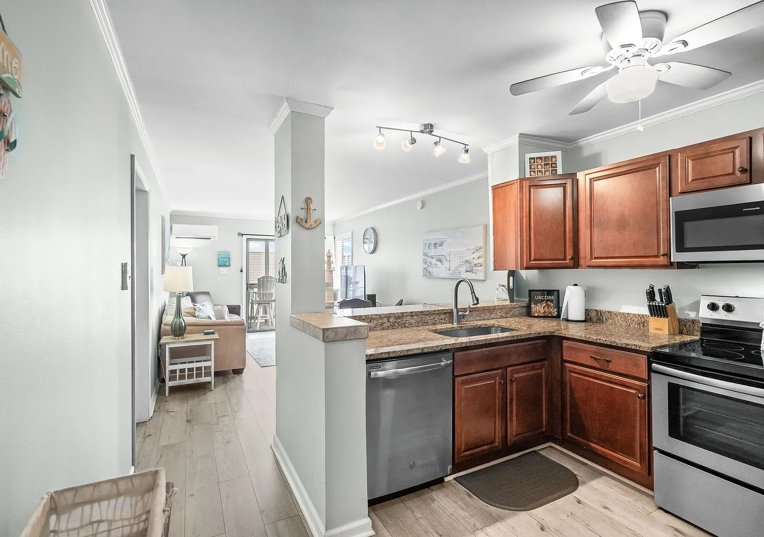 Oceanfront Snowbird Getaway: Palmwood Villas 304 (Oct March) — Photo 1