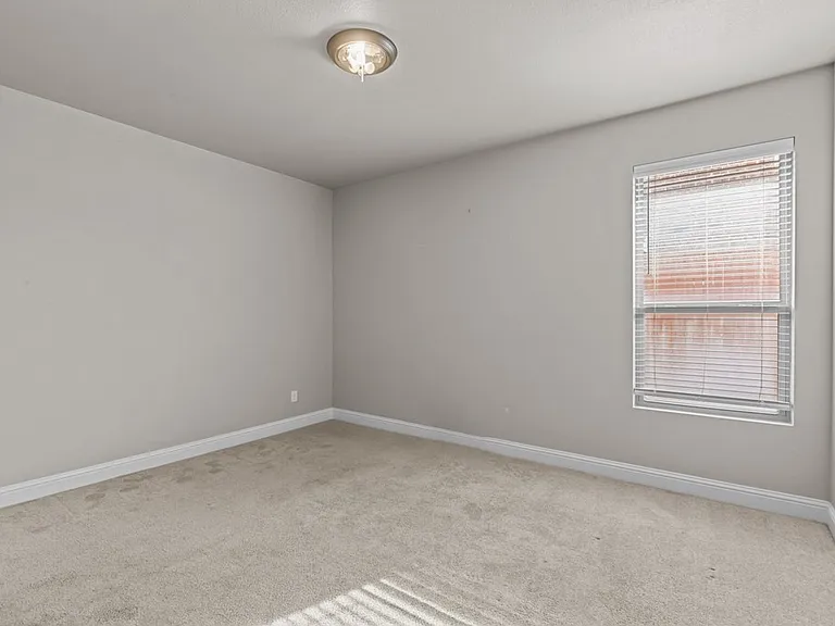49 Berkshire Cir — Photo 16