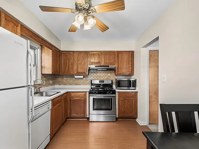5832 Capulina Ave — Photo 7