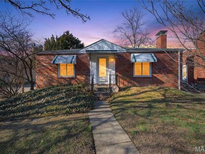 1051 N And South Rd, Saint Louis, MO, 63130