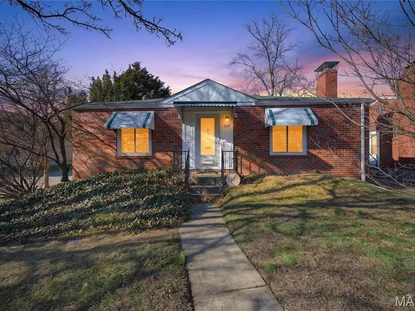 1051 N And South Rd, Saint Louis, MO 63130