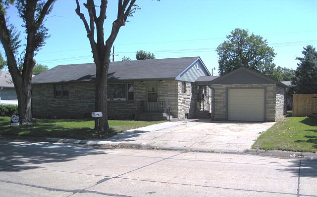 1st image of 633 White Ave