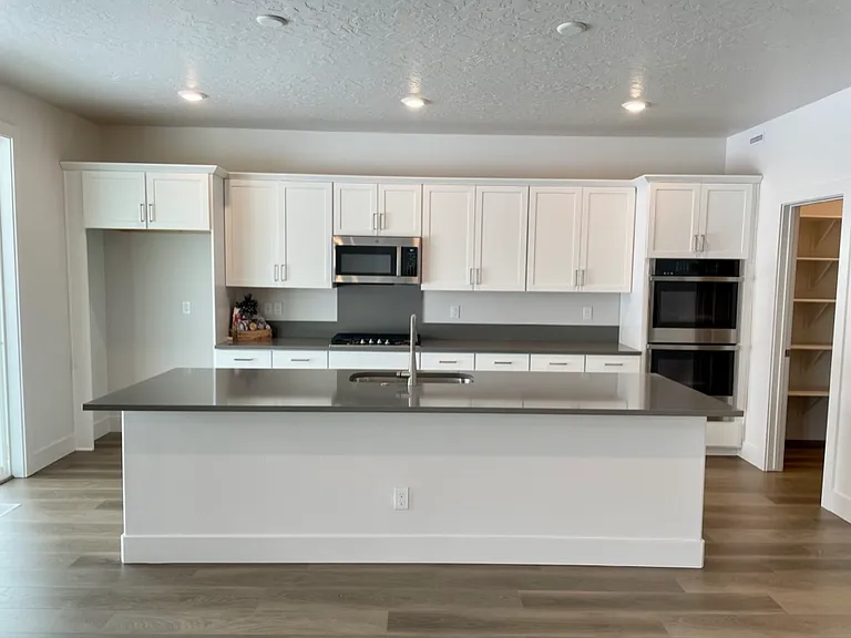 190 E Caldera St — Photo 5