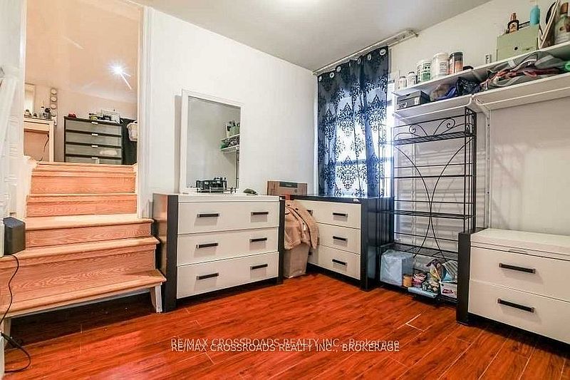 Toronto House for rent - 4 Bedrooms — photo 10