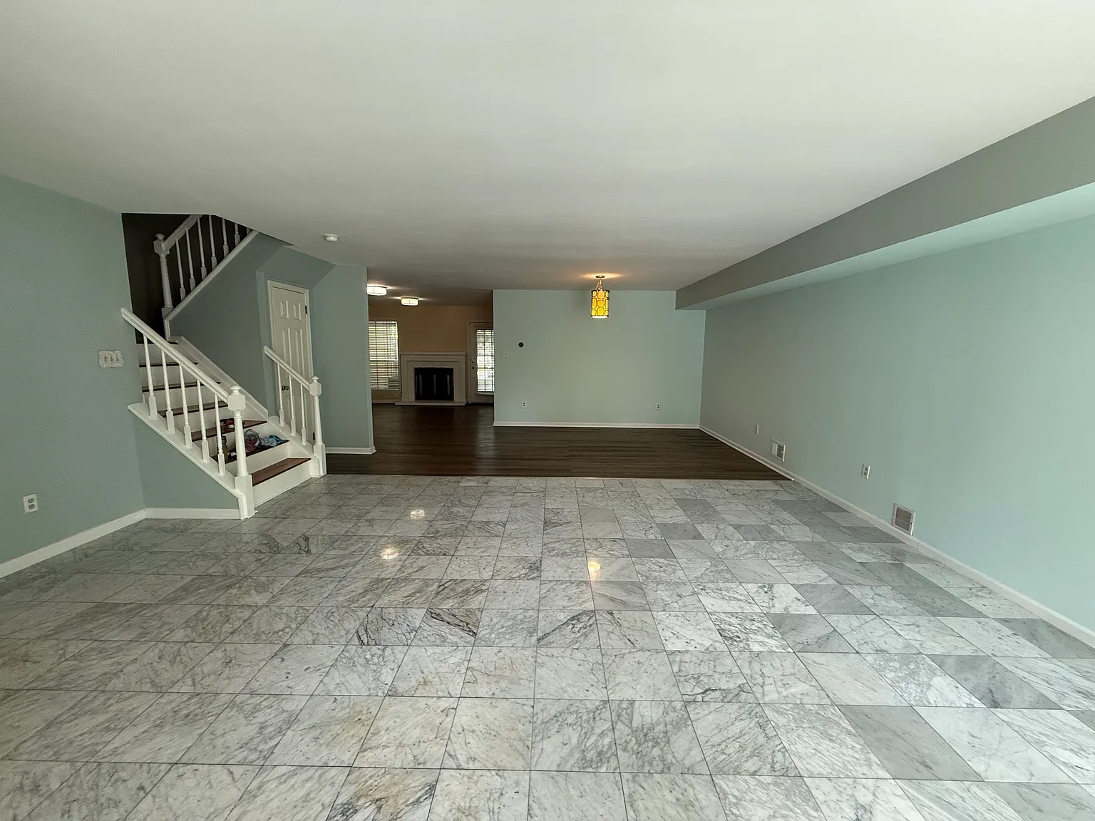 3 bed, 2.5 bath, 1976 sqft, $3,850 — Photo 3