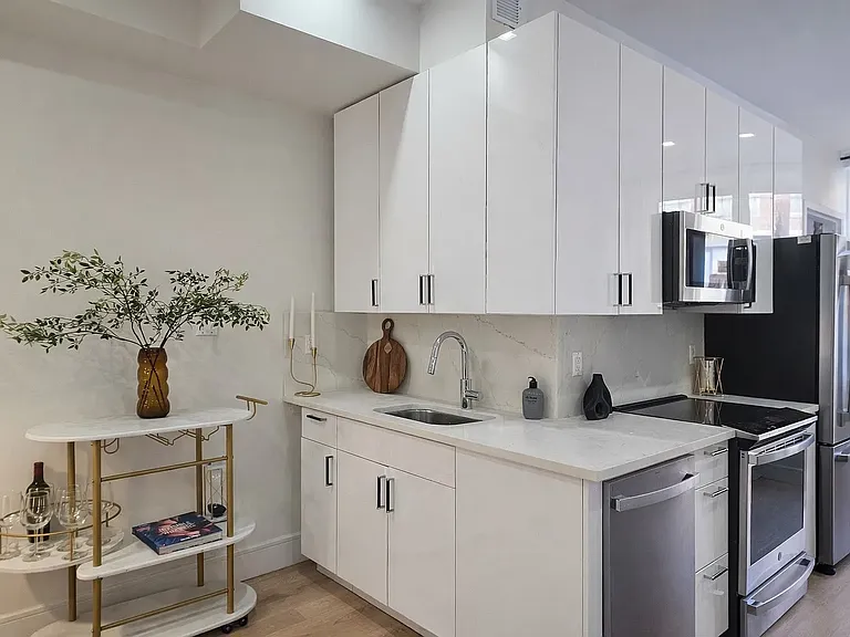 336 Canal St #4E — Photo 3