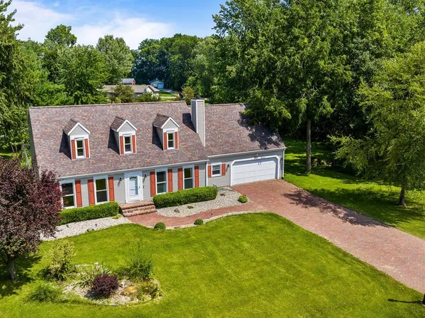 3342 N Old Farm Rd W, Warsaw, IN 46582