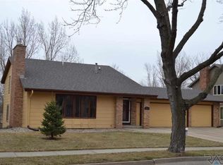 2304 E Harriet Lea, Sioux Falls, SD 57103